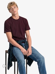Rojo - Camiseta básica con logotipo Serif bordado de Superdry - Imagen 4 de 7
