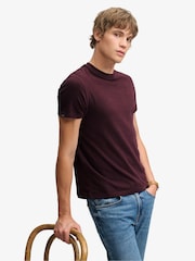 Rojo - Camiseta básica con logotipo Serif bordado de Superdry - Imagen 5 de 7