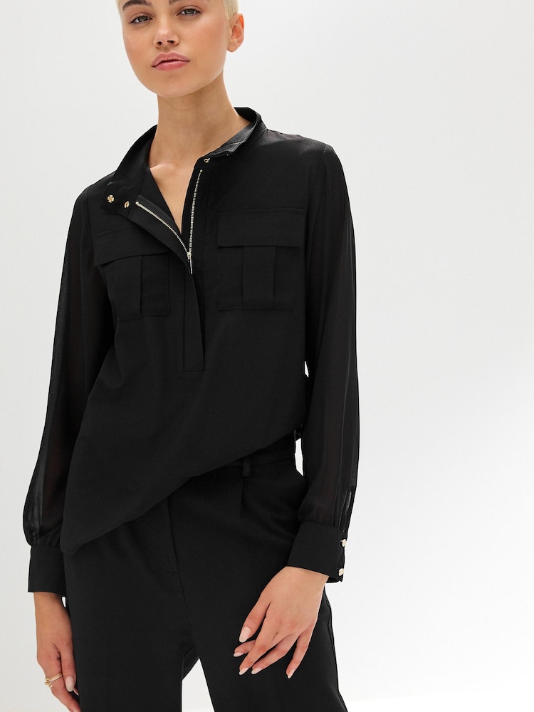 Schwarz - Bluse mit Reißverschluss vorne und Utility-Tasche - Bild 1 von 7 Schwarz - Bluse mit Reißverschluss vorne und Utility-Tasche - Bild 1 von 7