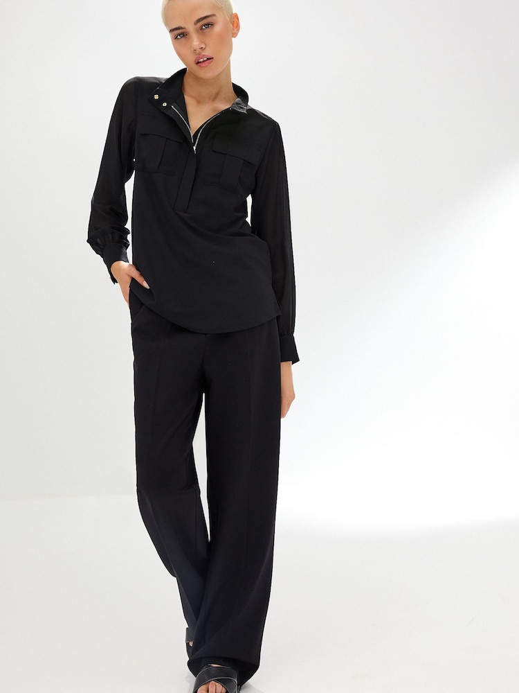 Schwarz - Bluse mit Reißverschluss vorne und Utility-Tasche - Bild 2 von 7 Schwarz - Bluse mit Reißverschluss vorne und Utility-Tasche - Bild 2 von 7