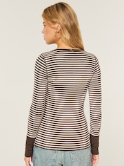 Brun - Hollister Henley Stripe Long Sleeve Top - Billede 2 af 4