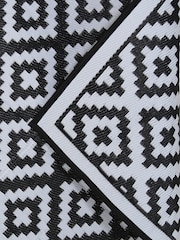 Charles Bentley Black Diamond Waterproof Garden Rug 230x160cm - Image 5 of 6