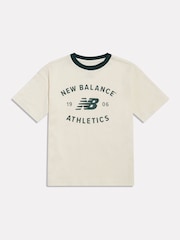 Cream - New Balance Athletics Varsity Graphic T-Shirt - Bild 1 von 3