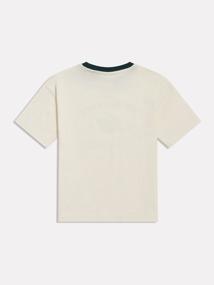 Cream - New Balance Athletics Varsity Graphic T-Shirt - Bild 2 von 3