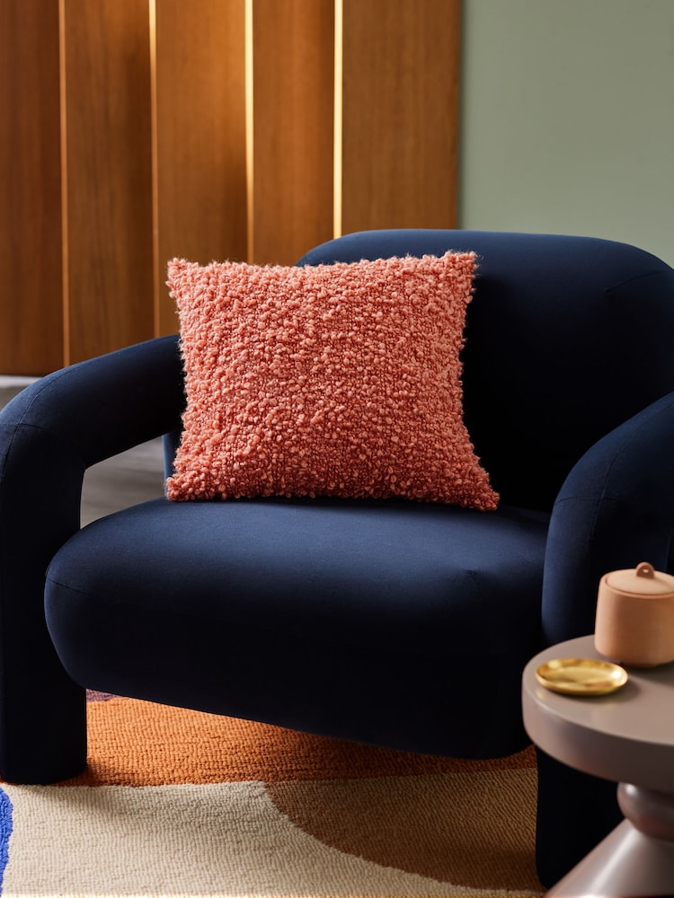 MADE.COM Agda Cosy Boucle Cushion - Imagen 1 de 3