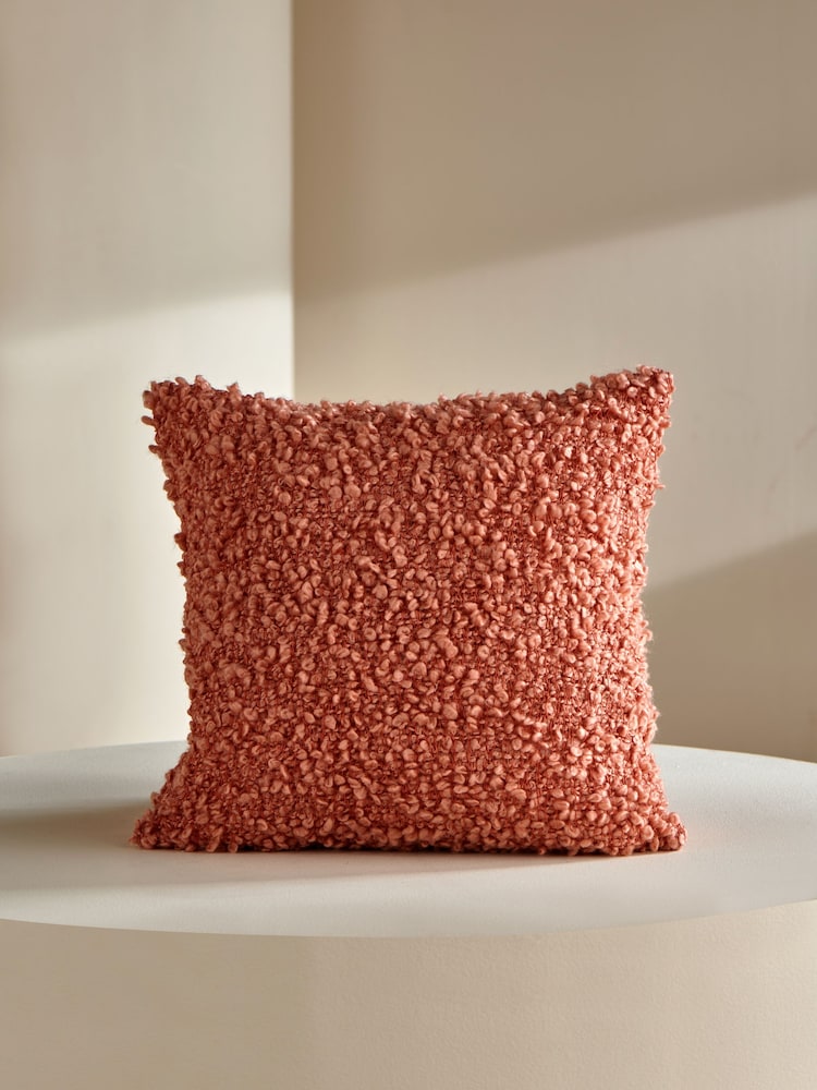 MADE.COM Agda Cosy Boucle Cushion - Imagen 3 de 3 MADE.COM Agda Cosy Boucle Cushion - Imagen 3 de 3