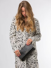 Черный - Кожаный клатч Pure Luxuries London Golders - Изображение 5 из 5