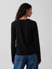 Negro - Gap Vintage Soft Long Sleeve T-Shirt - Imagen 2 de 3
