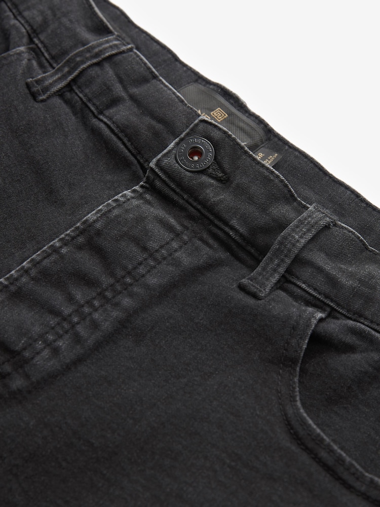 Schwarz - Klassische Stretch-Jeans in Relaxed Fit - Image 8 of 10