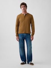 Dzeltenbrūns - Gap Relaxed Henley T-krekls - Attēls 3 no 5