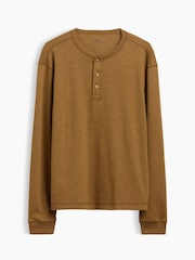 Dzeltenbrūns - Gap Relaxed Henley T-krekls - Attēls 5 no 5