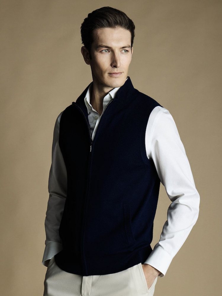 Жилет из мериносовой шерсти с молнией Charles Tyrwhitt - Изображение 1 из 6 Жилет из мериносовой шерсти с молнией Charles Tyrwhitt - Изображение 1 из 6