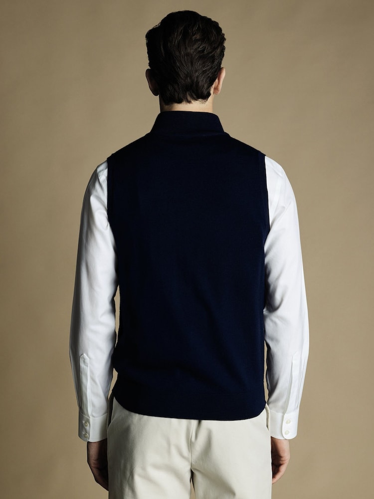 Жилет из мериносовой шерсти с молнией Charles Tyrwhitt - Изображение 2 из 6 Жилет из мериносовой шерсти с молнией Charles Tyrwhitt - Изображение 2 из 6