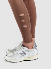 Brązowe, prążkowane legginsy Elle Sport z wykończeniem z zamszu - Image 6 of 6
