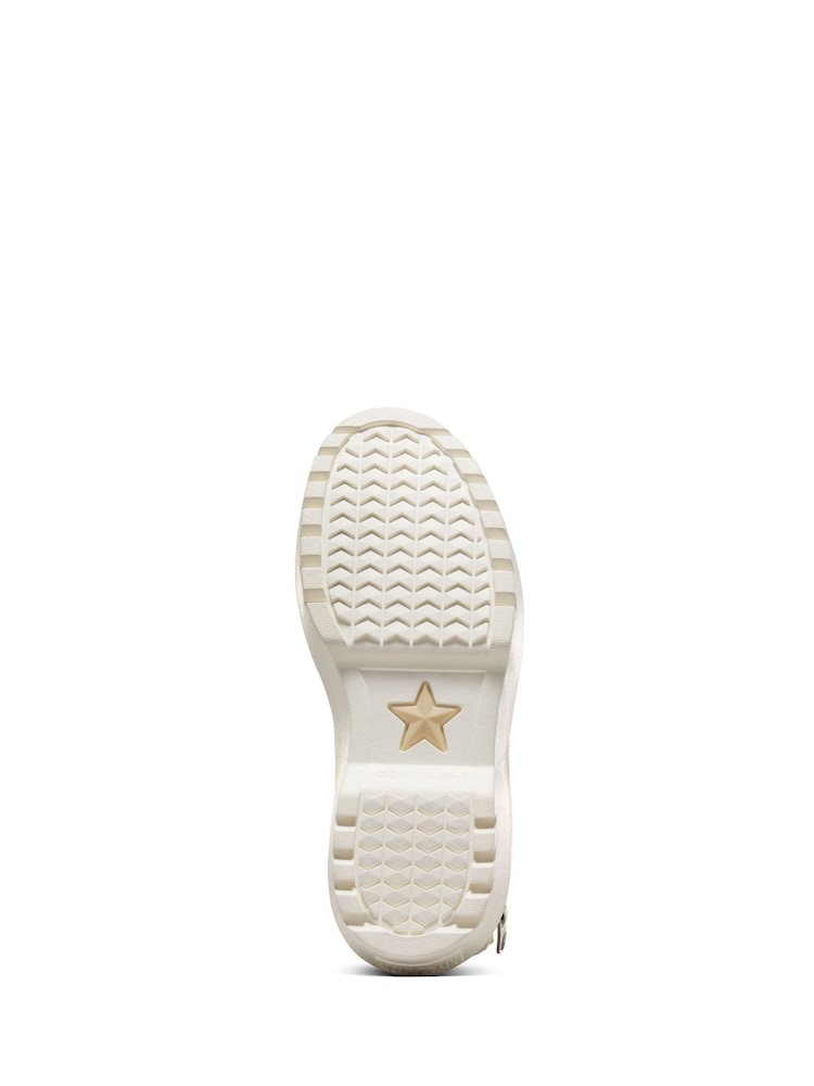 حذاء رياضة بِعروات ونعل سميك للصغار من Converse - Image 9 of 10
