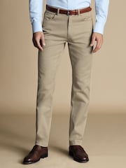 Бежевая cream - Саржевые джинсы зауженного кроя с 5 карманами Charles Tyrwhitt - Изображение 1 из 5