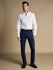 Синий - Саржевые джинсы зауженного кроя с 5 карманами Charles Tyrwhitt - Изображение 3 из 5
