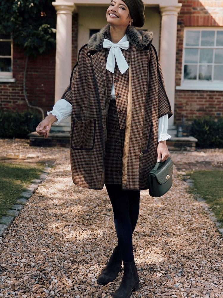 Joules Sandringham Brown Tweed Cape With Removable Fur Trim - Image 8 of 8
