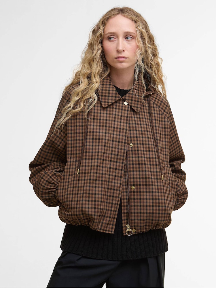 بني - سترة مقاومة للمطر Audrey من Barbour® - صورة 1 من 9 بني - سترة مقاومة للمطر Audrey من Barbour® - صورة 1 من 9