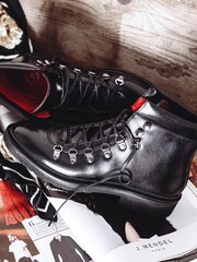 Jones Bootmaker Damen Klara Rahmengenähte Wanderstiefel aus Leder, Schwarz - Bild 6 von 6