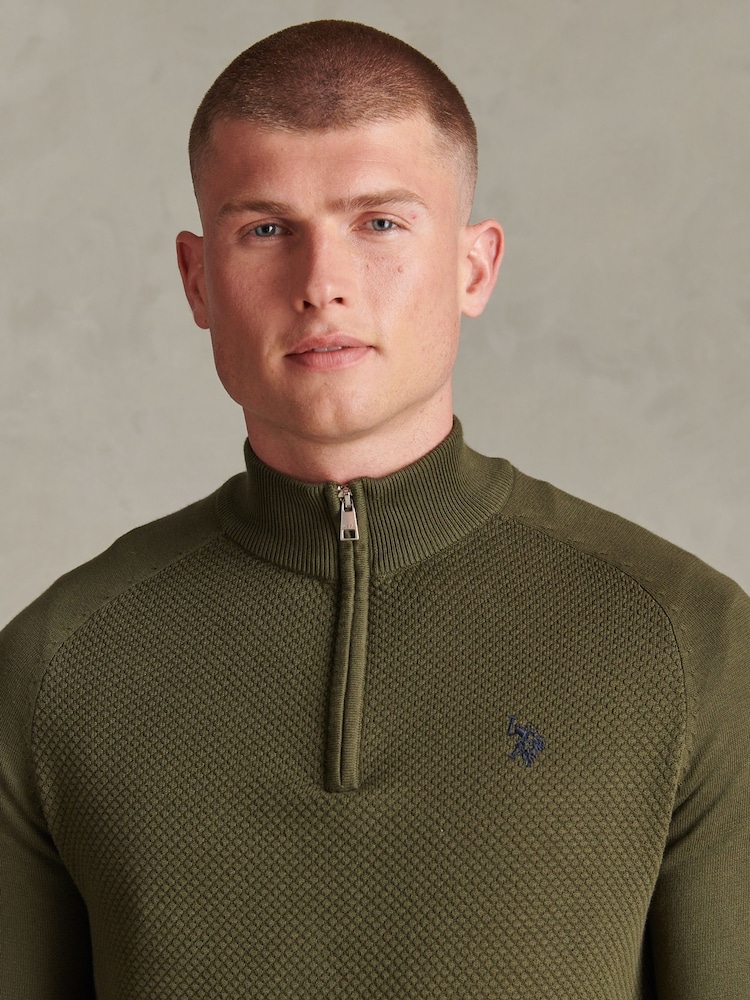U.S. Polo Assn. Suéter de Cuello alzado con cremallera de un cuarto y mangas raglán con punto MOSS - Imagen 2 de 7 U.S. Polo Assn. Suéter de Cuello alzado con cremallera de un cuarto y mangas raglán con punto MOSS - Imagen 2 de 7