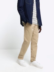 Natural - Pantalones chinos ajustados con efecto lavado de River Island - Imagen 3 de 4