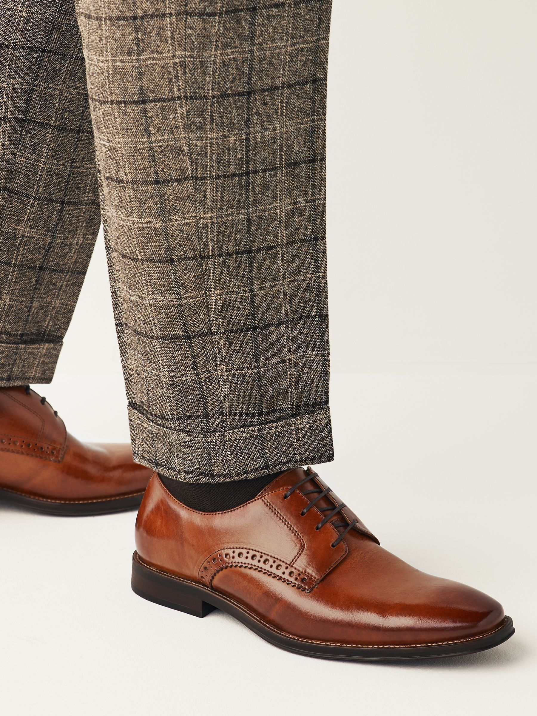 Wide smart shoes top