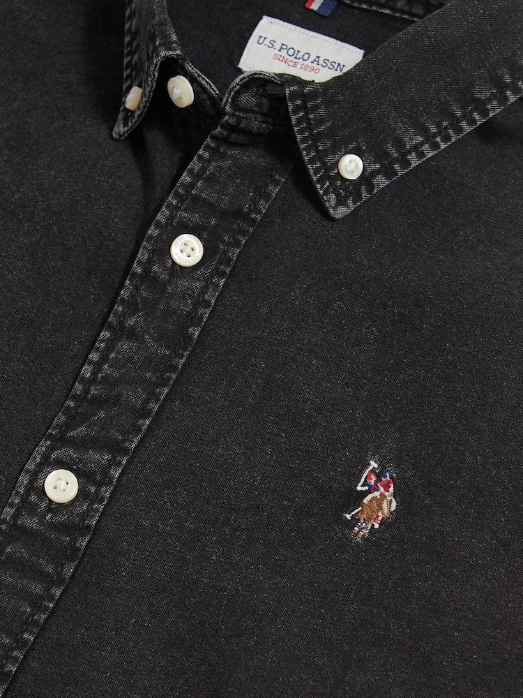 قميص شامبراي بشعار فارس مزدوج من U.S. Polo Assn - صورة 2 من 3