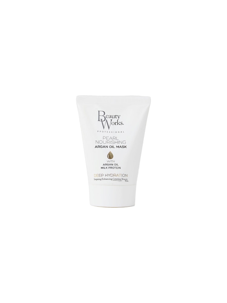 The Treat Yourself Beauty Box (Worth Over £75) - Image 9 of 9