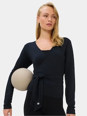 أسود - رداء عُلوي Wear Your Way بكُم طويل من تشكيلة Soft Flow Studio من Sweaty Betty - صورة 1 من 6