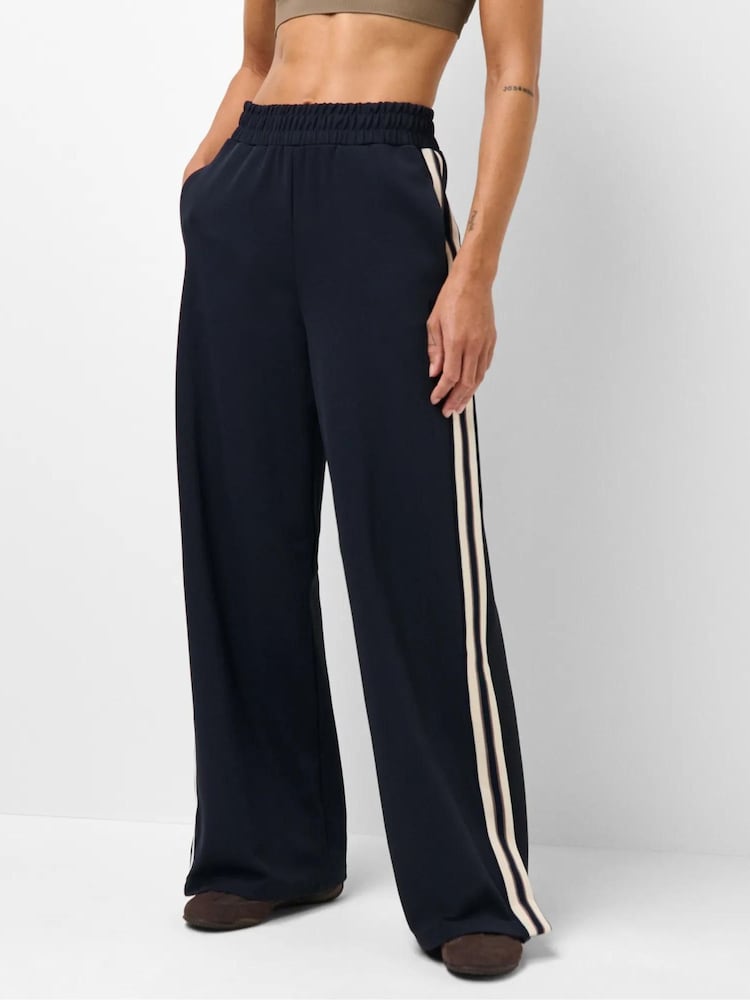 Sweaty Betty Lightweight Linear Striped Wide Leg Trousers - Attēls 1 no 5