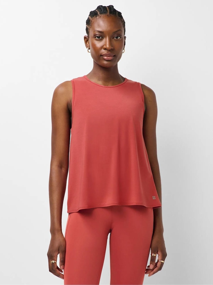 Қызыл - Sweaty Betty Soft Flow Studio кілт тесігі бар майка - 6суретінің 1 суреті