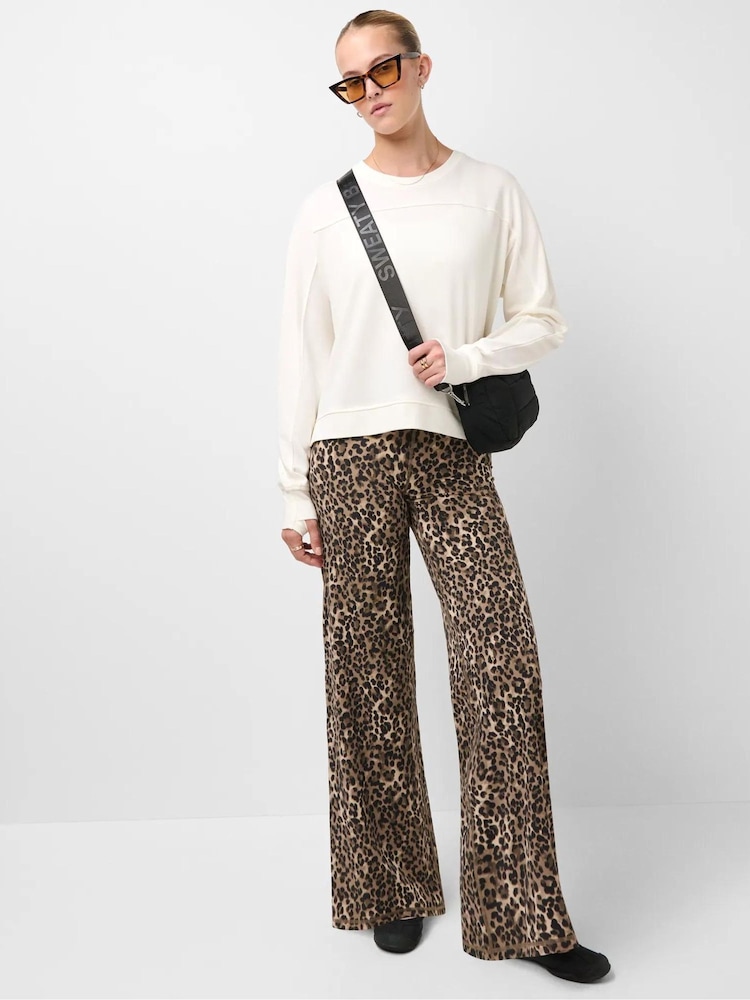 Hvid - Sweaty Betty After Class Seam Detail Crop Sweatshirt - Billede 2 af 6 Hvid - Sweaty Betty After Class Seam Detail Crop Sweatshirt - Billede 2 af 6