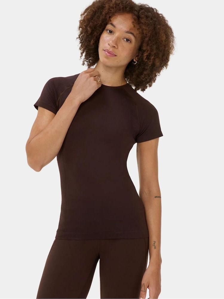 Sweaty Betty Brown Athlete Seamless Gym T-Shirt - Image 2 of 6 Sweaty Betty Brown Athlete Seamless Gym T-Shirt - Image 2 of 6