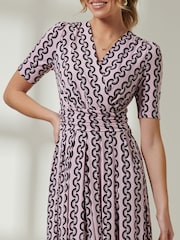 Pink - Jolie Moi kurzärmeliges Maxikleid mit V-Ausschnitt - Bild 3 von 6