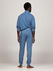 بنطلون رياضي مريح أزرق Monotype من Tommy Hilfiger - صورة 2 من 5