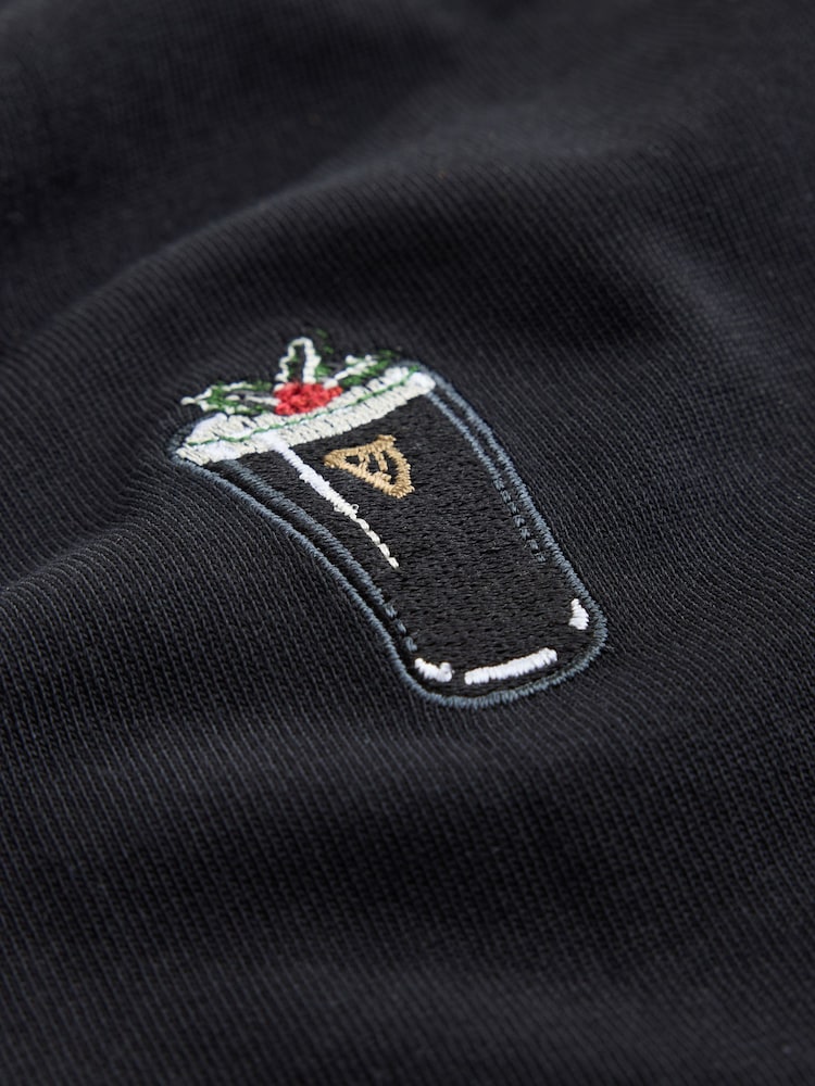 Svart Jul Guinness - Ensfarget brodert t-skjorte - Bilde 2 av 3