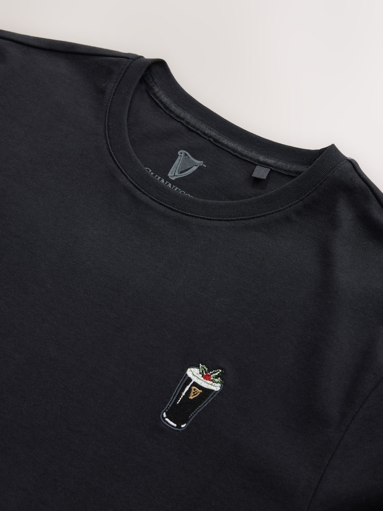 Svart Jul Guinness - Ensfarget brodert t-skjorte - Bilde 3 av 3