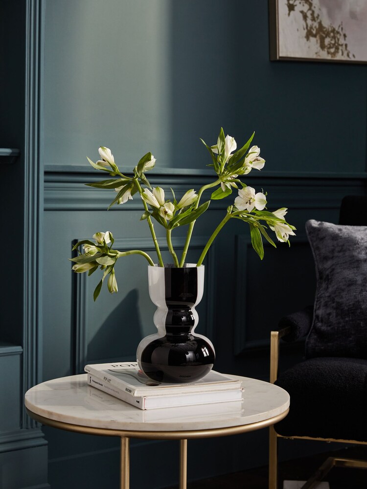 Patterned Glass Curved Vase - صورة 1 من 3