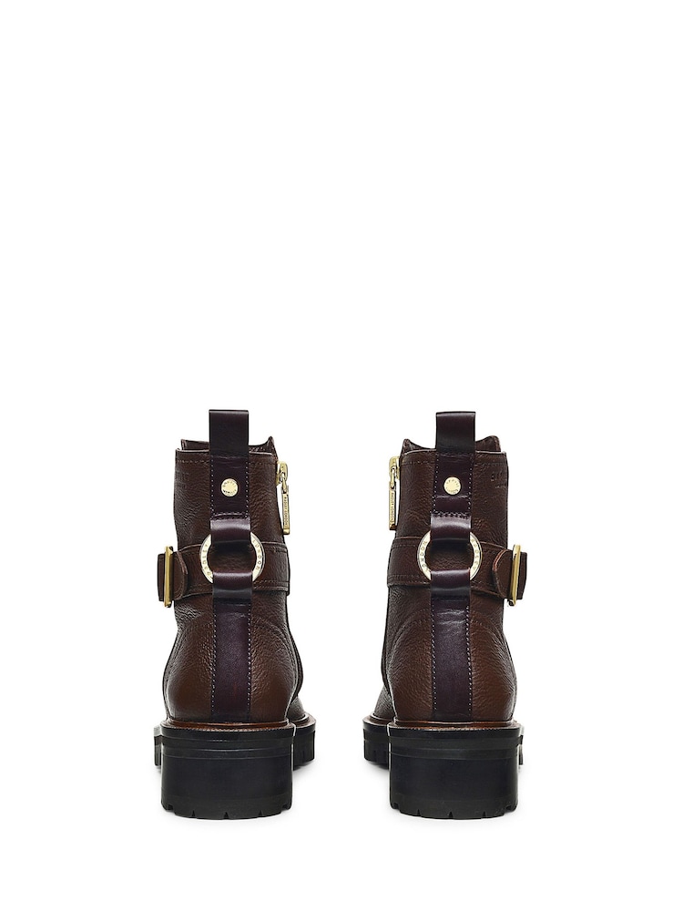 Braun - Radley London, Buckleberry Lane, klobiger Stiefel mit Schnallenriemen - Bild 2 von 3 Braun - Radley London, Buckleberry Lane, klobiger Stiefel mit Schnallenriemen - Bild 2 von 3