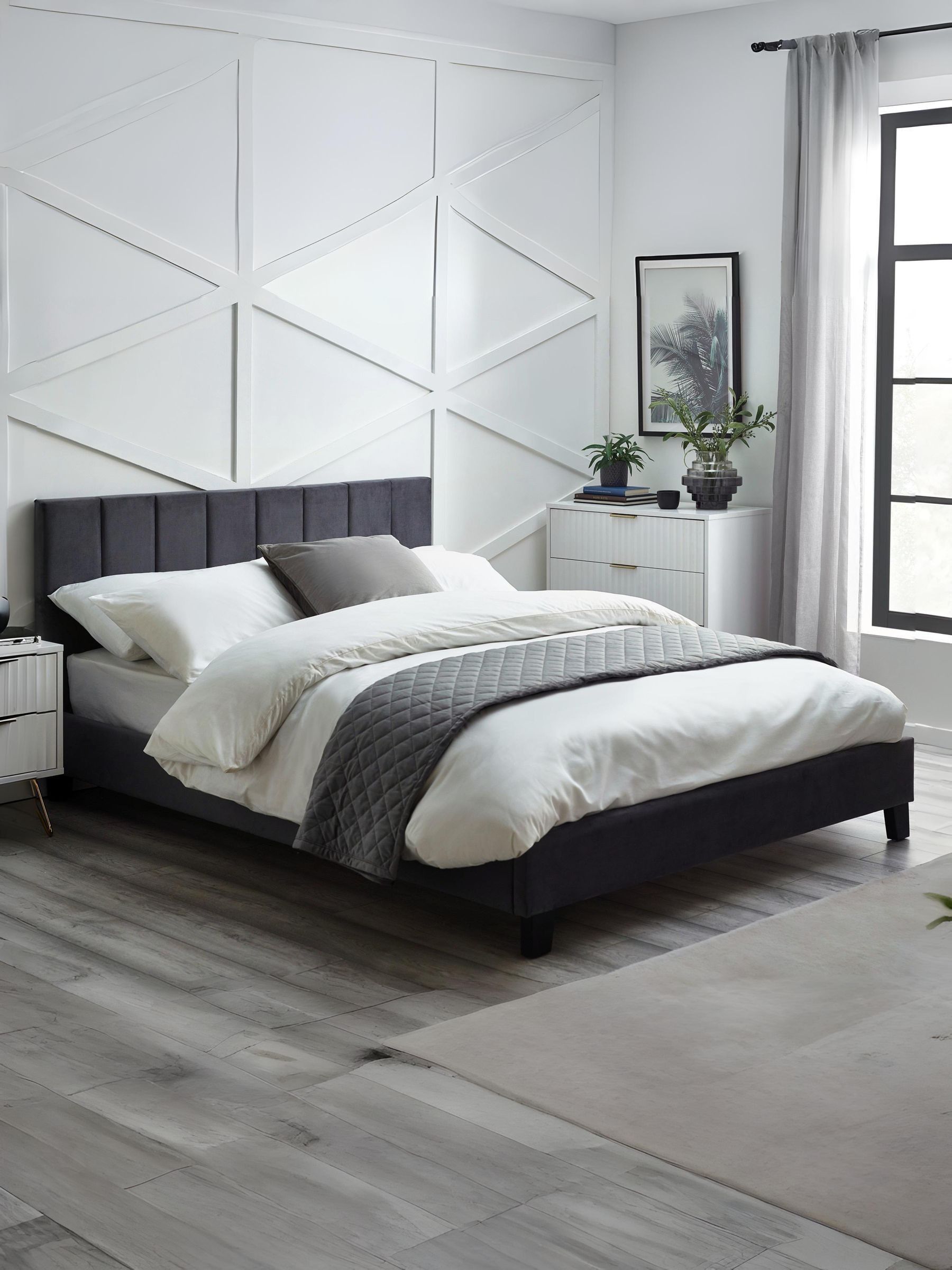 Julian Bowen Rosa Velvet Bed Frame - Image 3