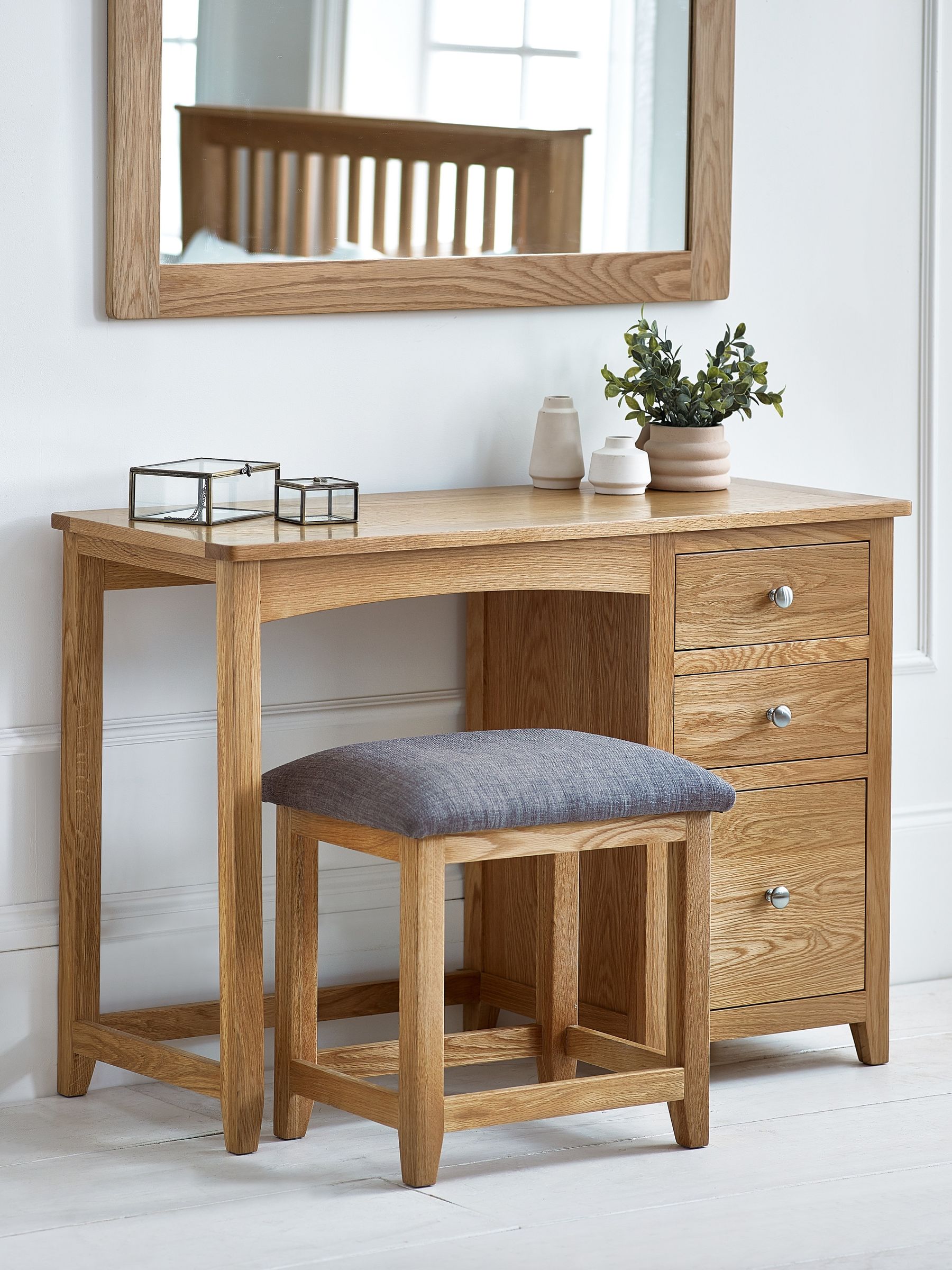 Julian Bowen Mallory Single Pedestal Dressing Table + Stool Set | Traditional Vanity Table & Chair for Bedroom, Solid Oak & Veneers, No Assembly Needed, Practical Storage - Image 5