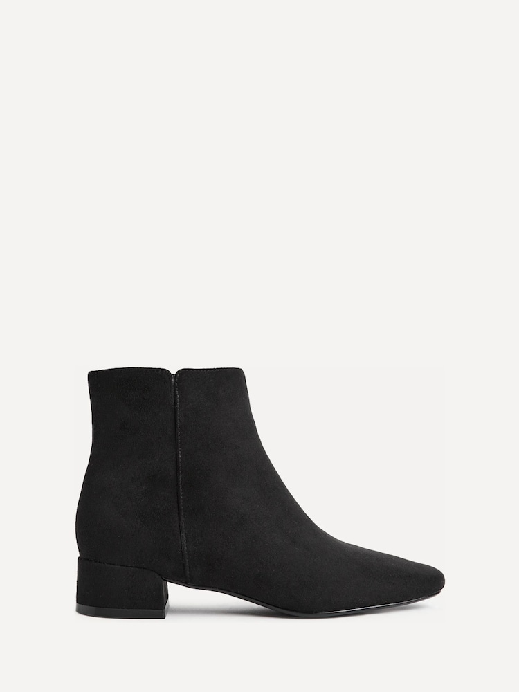 أسود سويد - Linzi Outline Low Block Heeled Ankle Boots - صورة 2 من 5 أسود سويد - Linzi Outline Low Block Heeled Ankle Boots - صورة 2 من 5