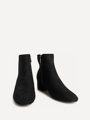 أسود سويد - Linzi Outline Low Block Heeled Ankle Boots - صورة 3 من 5