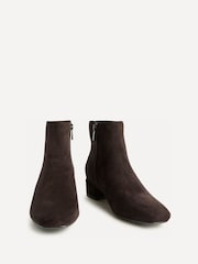 بني - Linzi Outline Low Block Heeled Ankle Boots - صورة 5 من 6