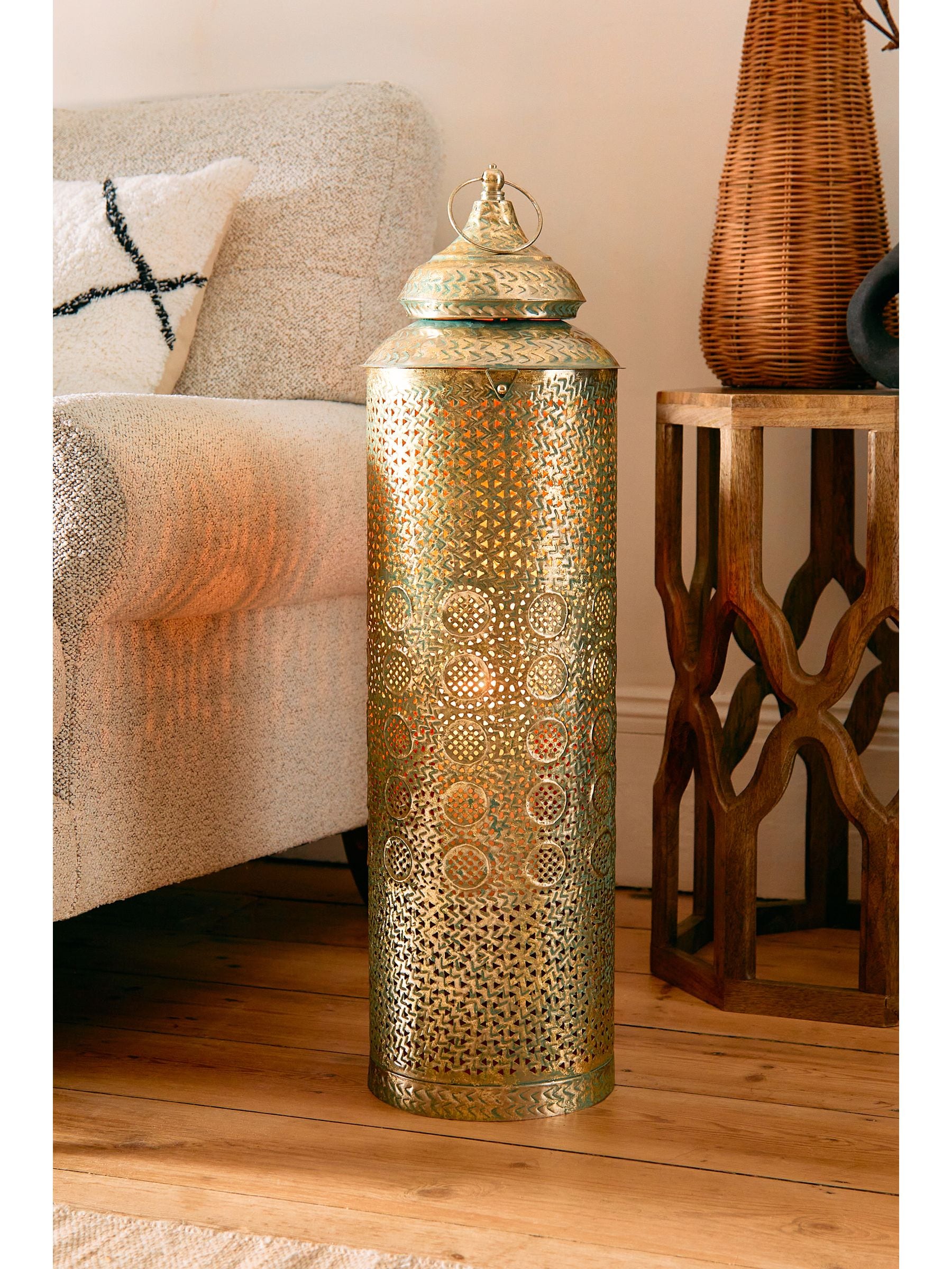 Gold floor lantern new arrivals