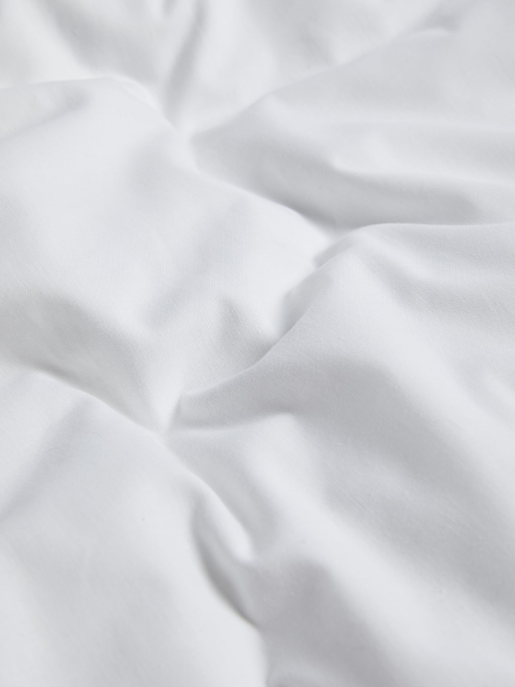 White Fringed Edge 100% Cotton Duvet Cover and Pillowcase Set - Image 5 of 5