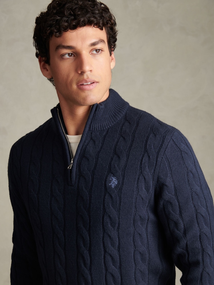 U.S. Polo Assn.绞花针织四分之一拉链漏斗半高领套头毛衣 - 7的图像2｝