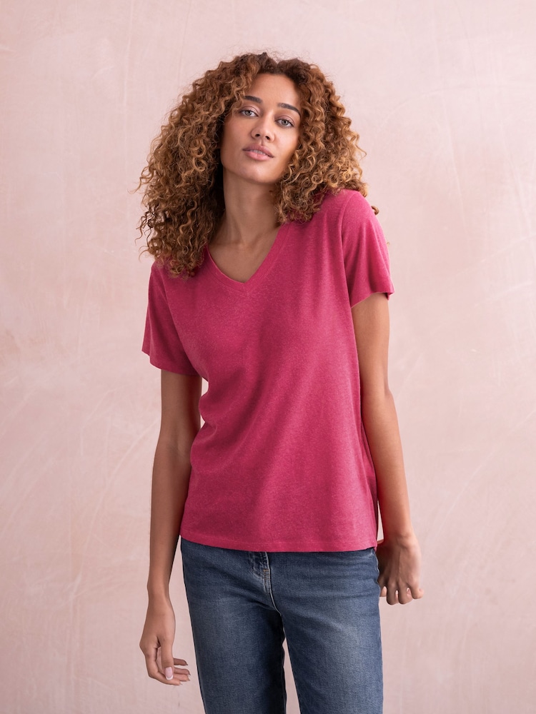 Celtic & Co. Linen / Cotton V-Neck T Shirt - Image 1 of 1 Celtic & Co. Linen / Cotton V-Neck T Shirt - Image 1 of 1