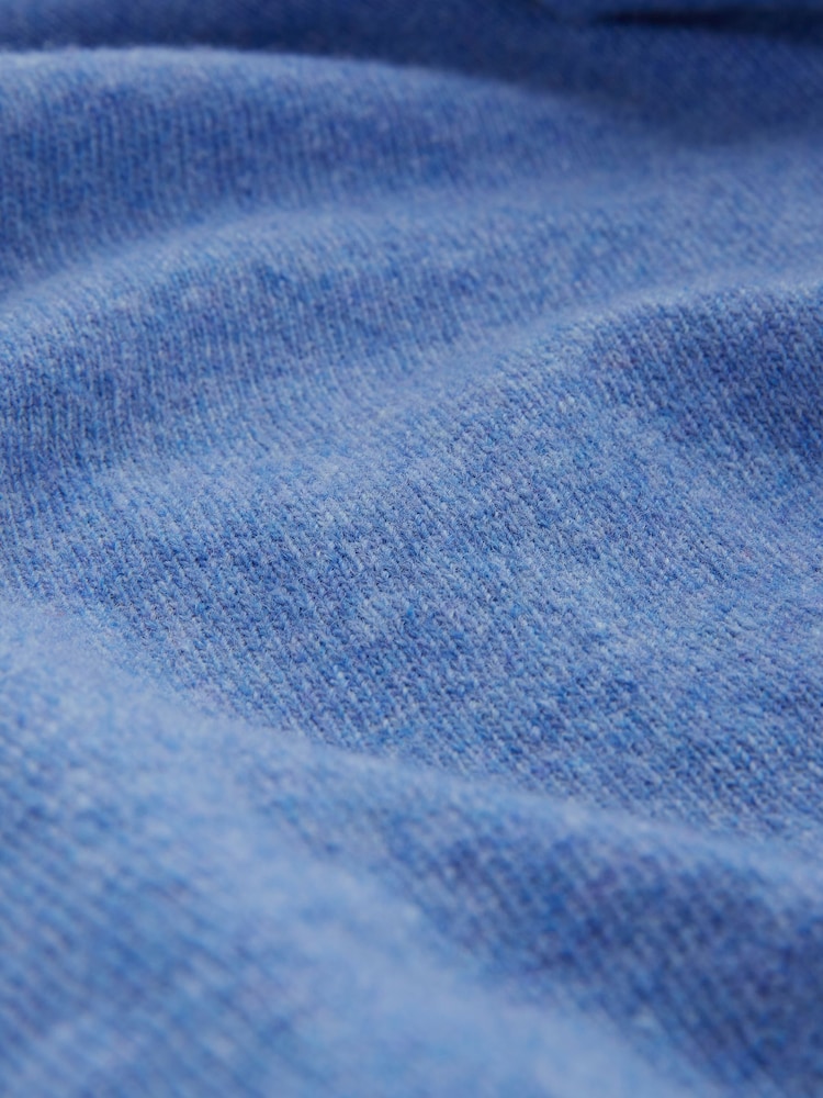 Celtic & Co. Blue Geelong Slouch V Jumper - Image 7 of 7